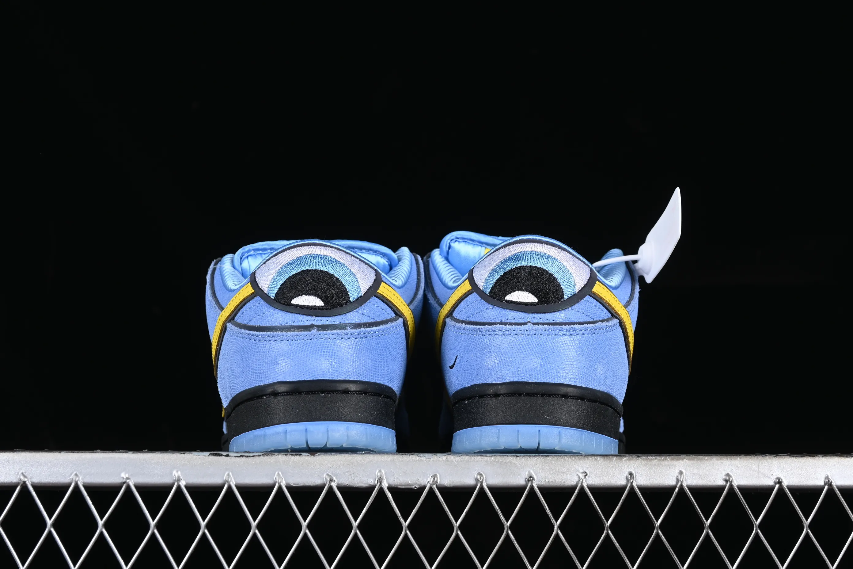 All categories Nk SB Dunk series Nk SB Dunk Low low-top sneakers F version The Powerpuff Girls x Nk SB Dunk Low Powerpuff Girls joint model low-top casual sneakers FZ8320-400